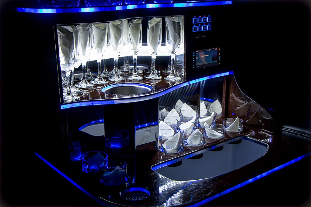 Limousine glassware